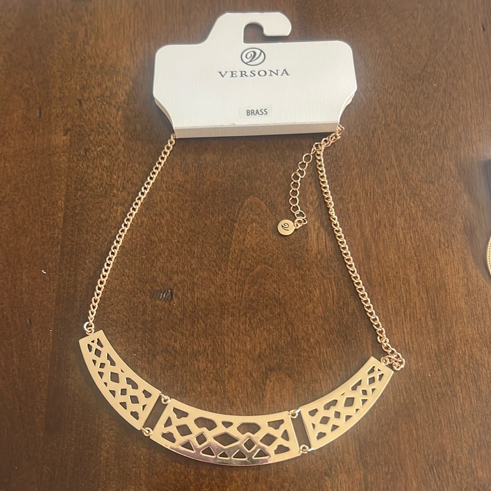 NWT Versona Gold Geometric Necklace and Hoop Earrings Set - Picture 2 of 6